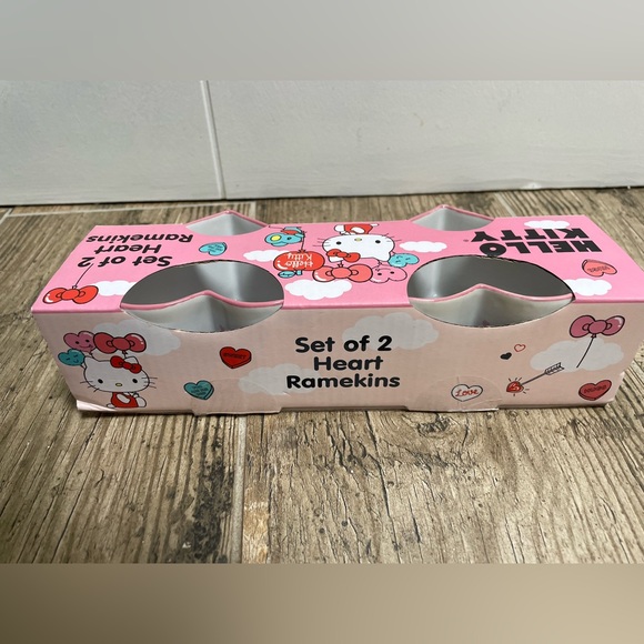 Hello Kitty Heart Valentine’s Day Ceramic Ramekins NEW Baking - Picture 5 of 5